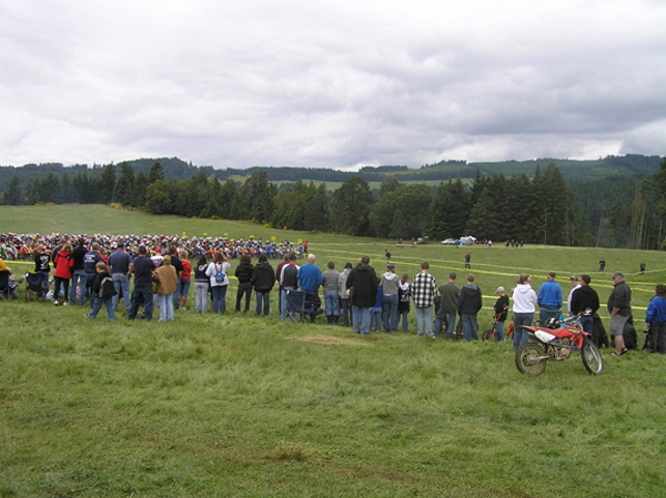 09 Funky Chicken Race